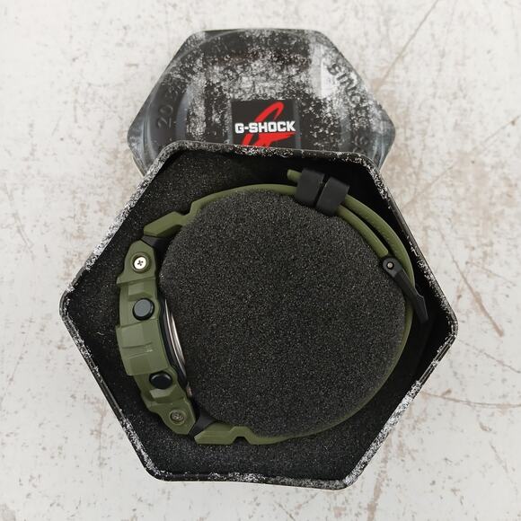 Casio G-Shock GBD800UC-3 Step Tracker Digital Bluetooth Watch Green w/ Tin - Picture 7 of 10